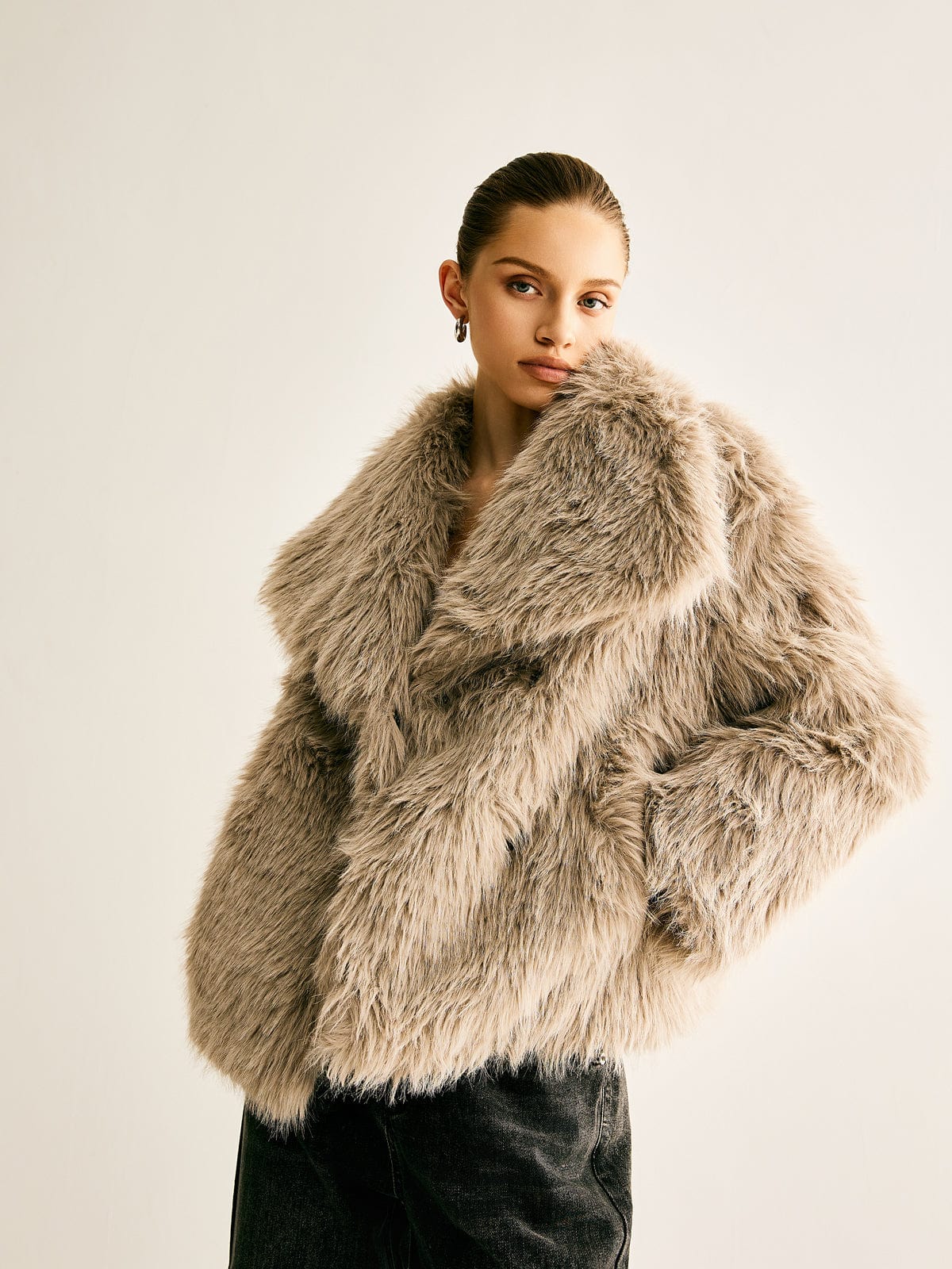 Women's Oversized Cropped Faux Fur Jacket